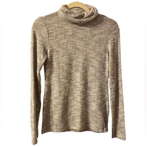 NWT RENEE C LIGHTWEIGHT TURTLENECK TOP